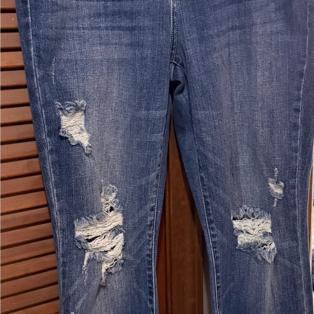 Judy Blue Stylish Distressed Blue Jeans size 9/29. Never worn.
